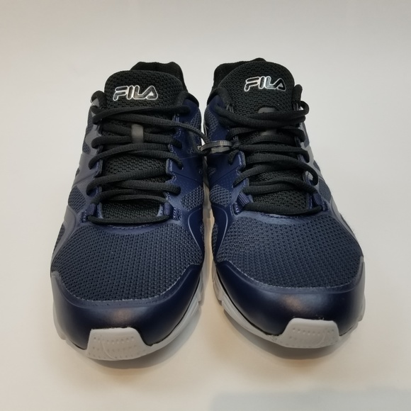 dark blue tennis shoes